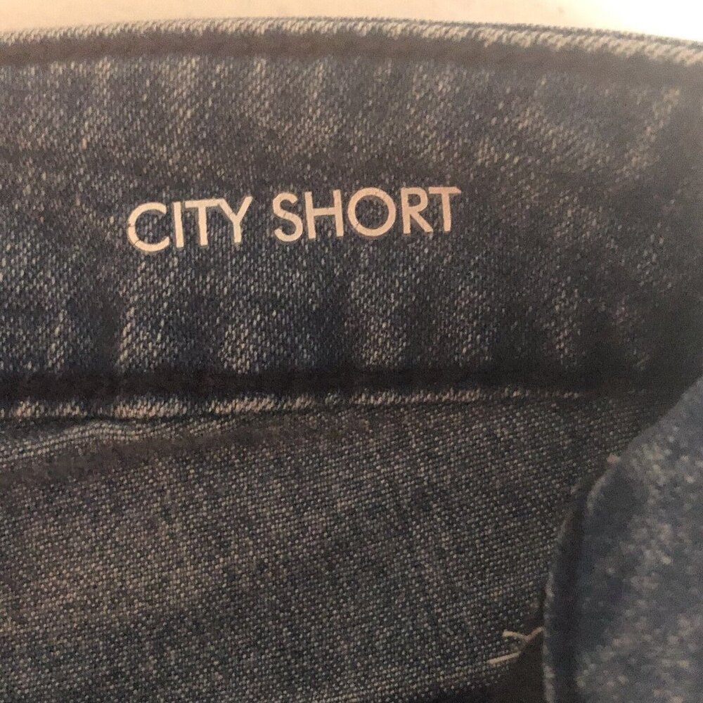 Calvin Klein Denim Shorts Size 4 City Short Eyelet Lace Bermuda Walking Travel - Picture 11 of 16